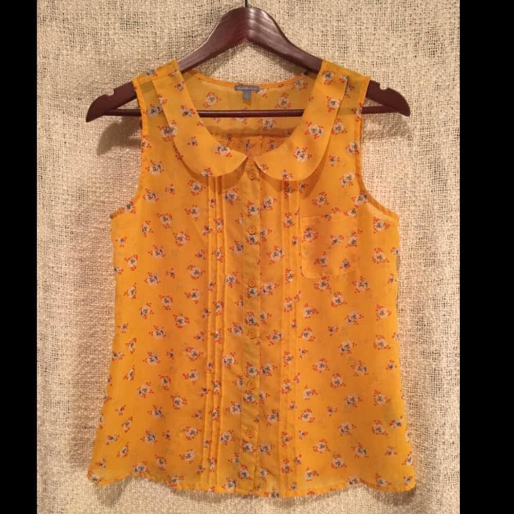 Yellow Floral Sleeveless “PeterPan” Collar Blouse